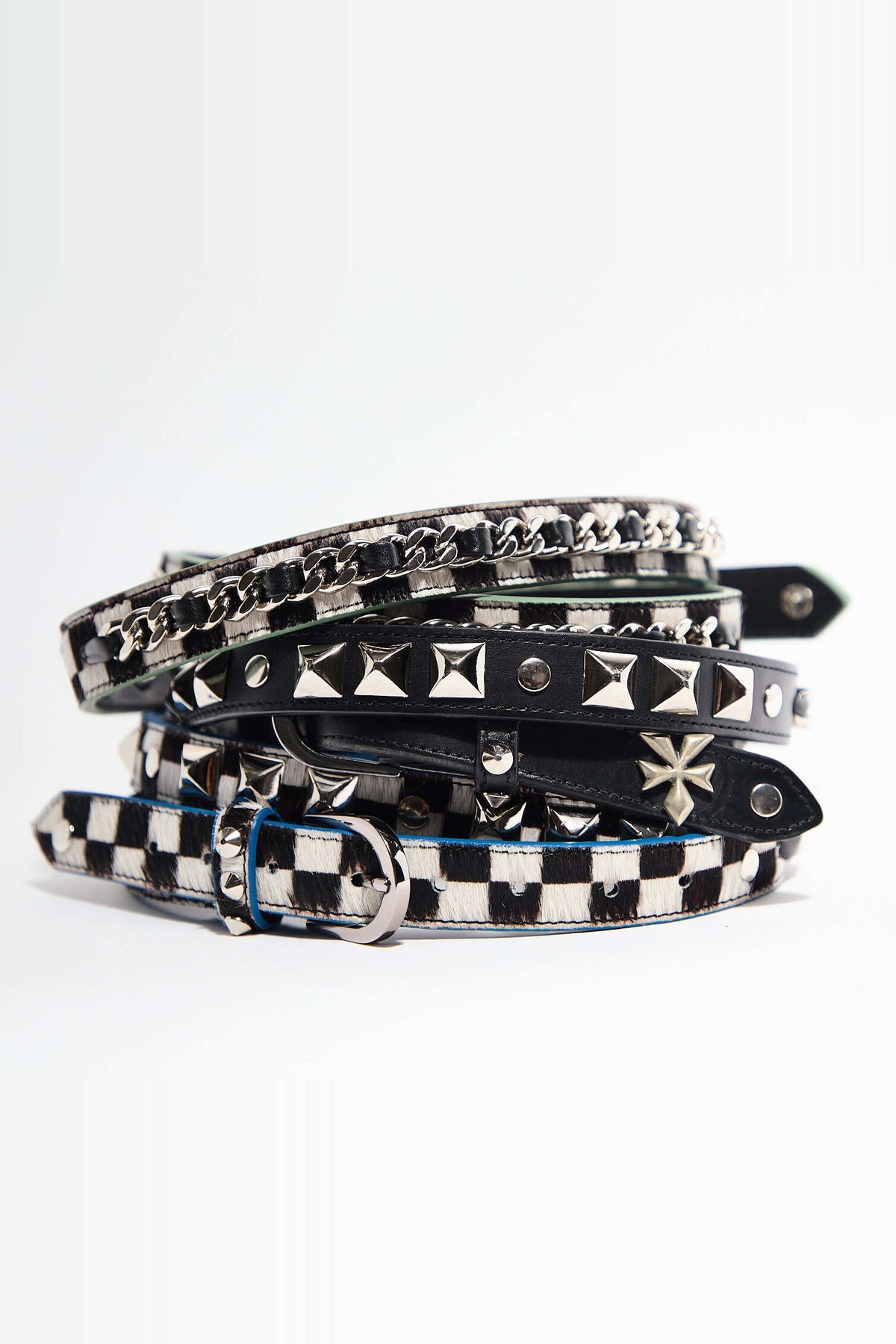 STUDDED BRIDLE LEATHER BELT — BLACK